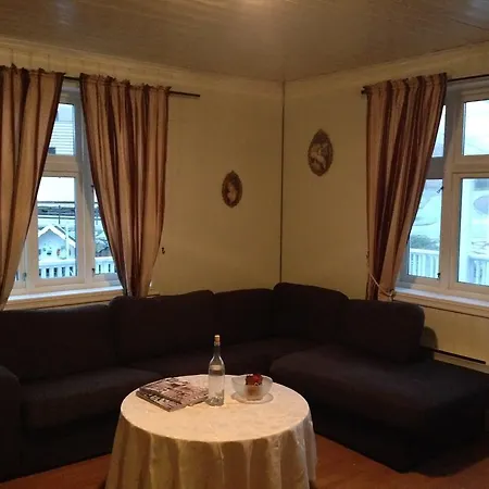 Olsahuset Bomlo Vandrarhem Bremnes